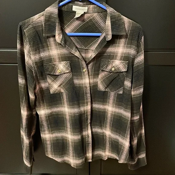 NWOT Passport women’s light flannel long sleeve button down top size M. - Picture 1 of 10
